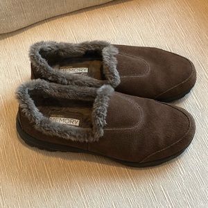 Skechers brown size 8 slip-on moccasins